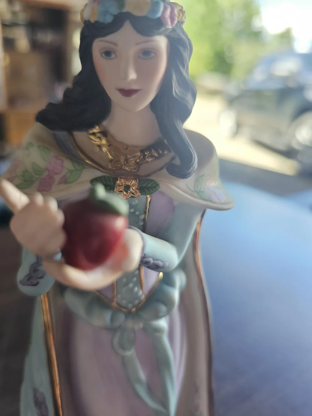 Decorative Porcelain Princess Figurine in Lavender and Mint with Red Apple❤️❤️